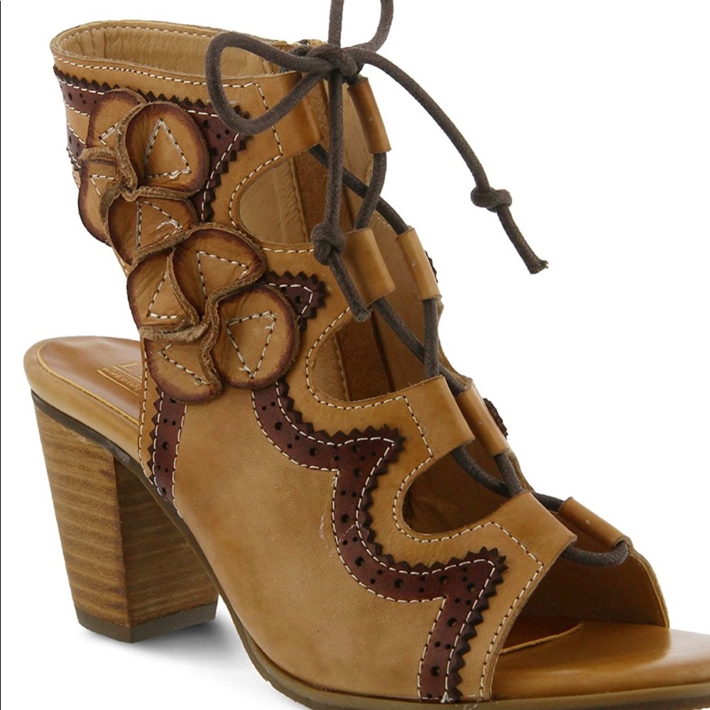 L’Artiste stacked heel sandal.  Side zipper.